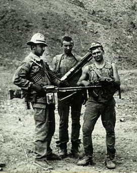 11.jpg (21724 bytes)