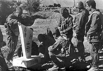 14.jpg (26368 bytes)