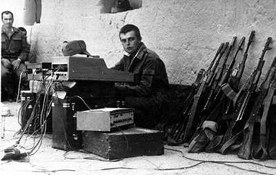 we4.jpg (18903 bytes)