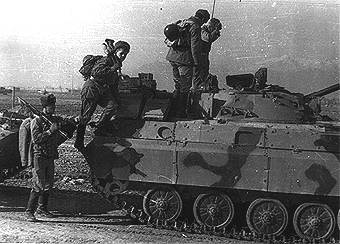 01.jpg (23366 bytes)