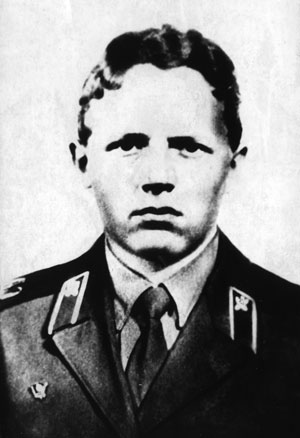 ЧЕРНЫШОВ Александр
                      Владимирович