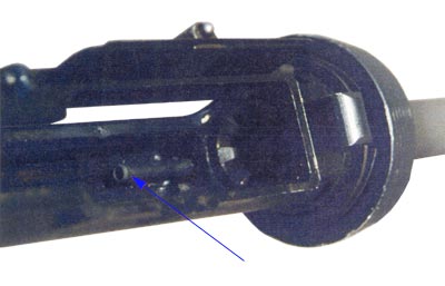 Задняя часть газоотводной трубки выходит
                непосредственно