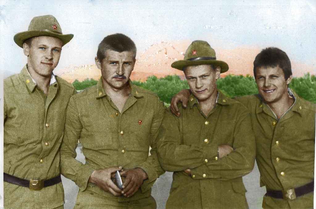 г.Айбак. Стас Ставицкий.
                      Коля Цыган. Сергей Автух. Витя Сержант